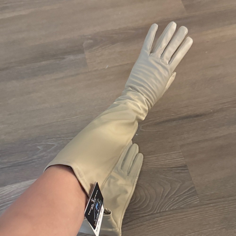 NWT Beige leather elbow length fleece lined gloves